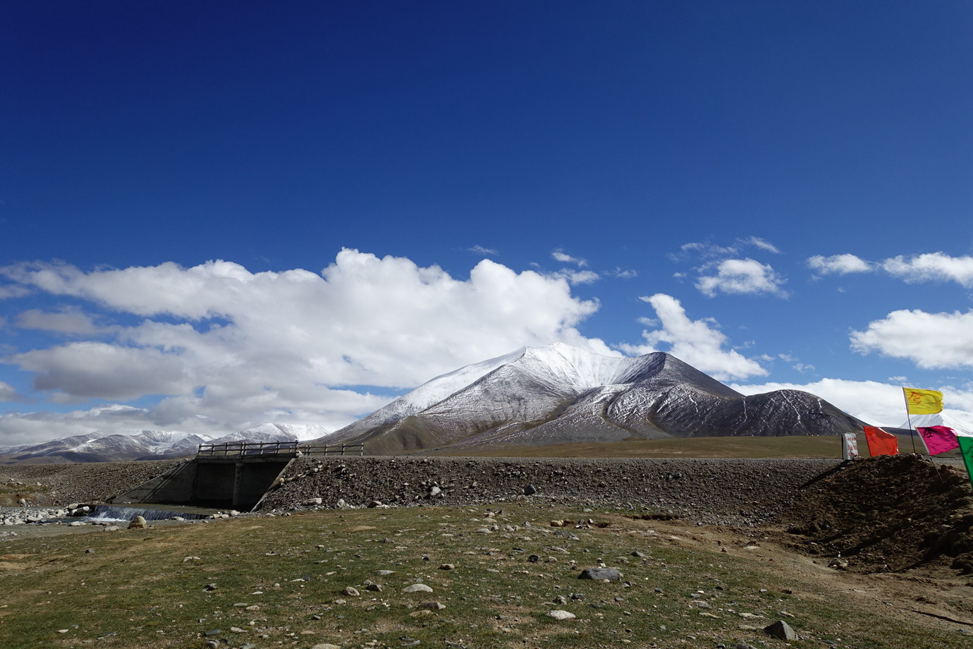 青海格爾木-崑崙山玉虛峰營地